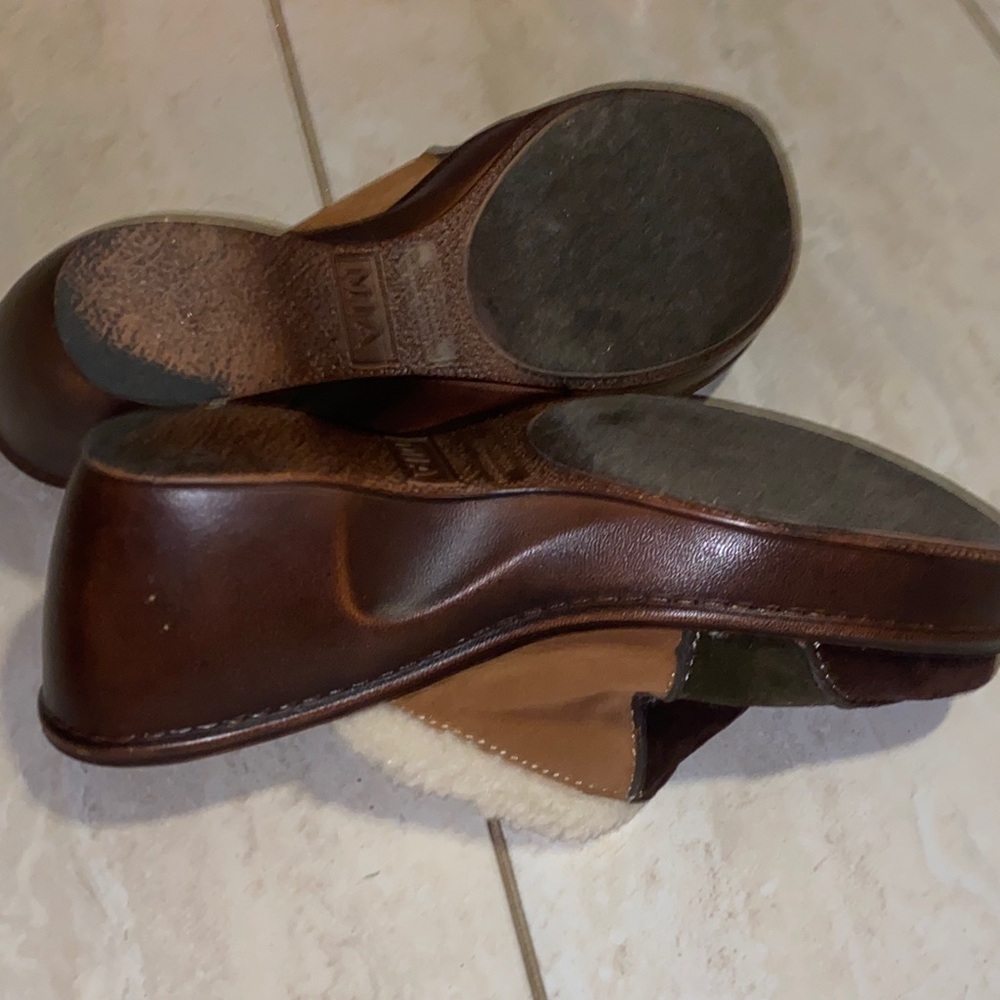 Vintage MIA Women's Brown and Tan Suede Mules - Picture 3 of 4